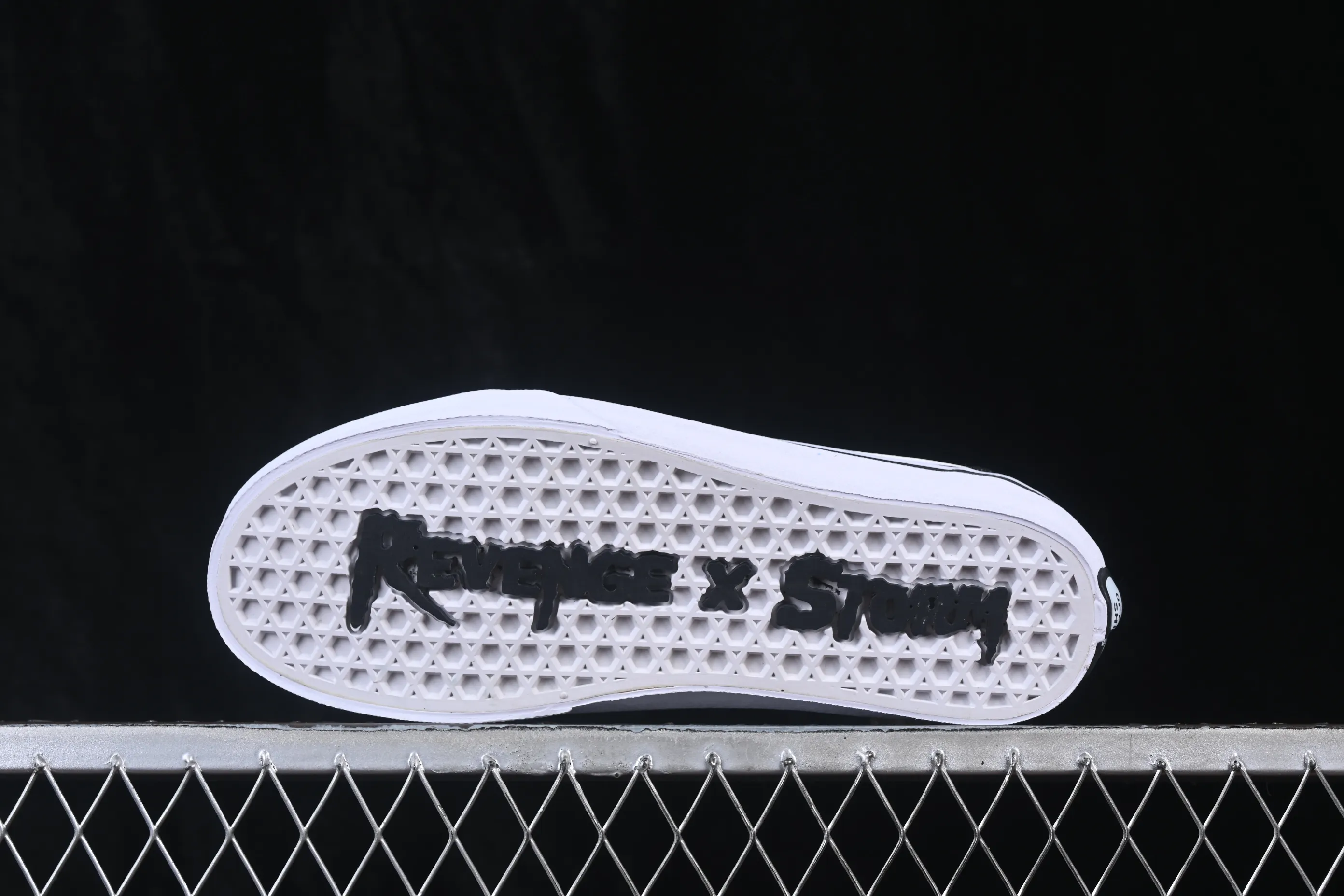 All categories Vans Vans series Vans Low Vans low-top Revenge x Storm Old Skool Lightning joint low-top casual sneakers black and white